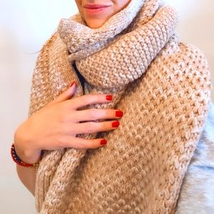 BR Very Oversized Wool Scarf - O/S